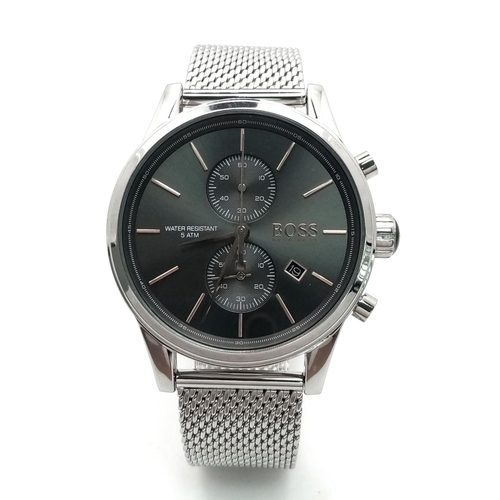 345 - A Classy Boss Chronograph Quartz Gents Watch. Stainless steel bracelet and case - 41mm. Metallic gre... 