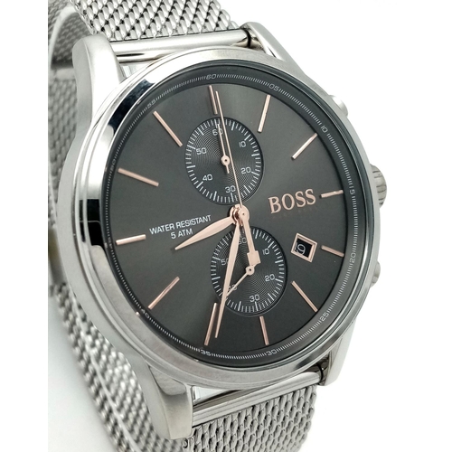 345 - A Classy Boss Chronograph Quartz Gents Watch. Stainless steel bracelet and case - 41mm. Metallic gre... 