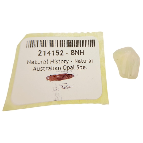 535 - A Natural Australian 3.5ct Opal. Wonderful colour play.