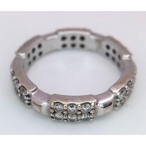 123 - A 18K WHITE GOLD FANCY DIAMOND RING 0.92CT , DESIGNED BY HASHI , 5.1G SIZE L 1/2.

ref: SC 2044