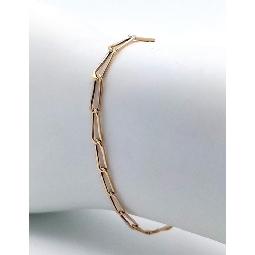 229 - A 18K Yellow Gold Paperclip Style Bracelet, 2g total weight, 20cm length.

ref 1546I