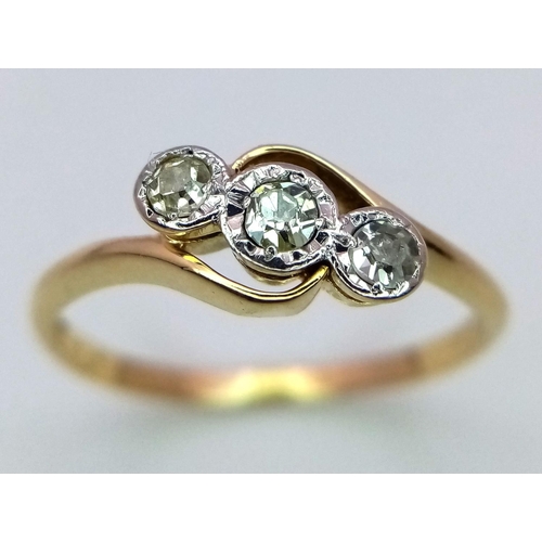 256 - A 18K YELLOW GOLD & PLATINUM VINTAGE DIAMOND THREE STONE RING 0.25CT, 2.1G , SIZE O.

ref: 8515