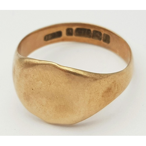 302 - A VINTAGE 9K ROSE GOLD GENTS RING .    6.0gms   size U