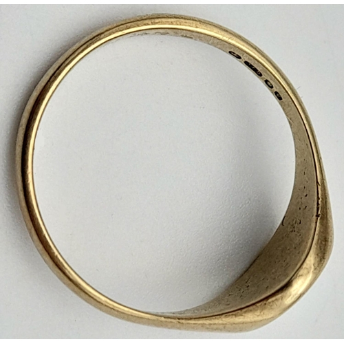 449 - A 9K GOLD SIGNET RING .    3.7gms   size R