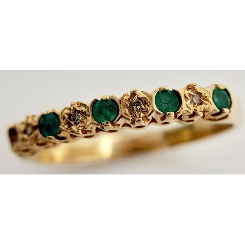 495 - A 9K YELLOW GOLD DIAMOND & EMERALD RING 2G, SIZE Q.

ref: SC 2009