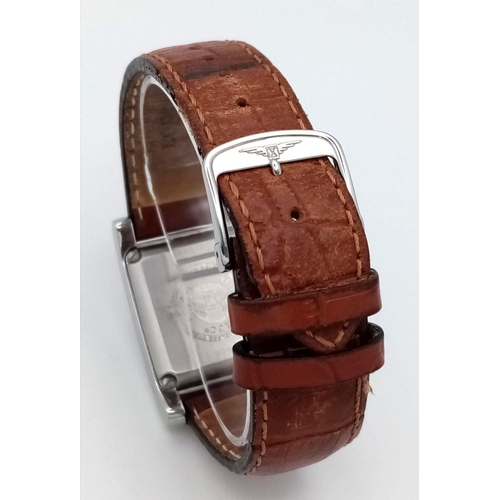 169 - A Longine Quartz Chronograph Gents Watch. Model L5. 656.4
Brown leather strap. Stainless steel tank ... 