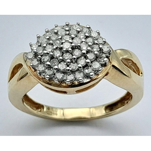 236 - A 9K YELLOW GOLD DIAMOND CROSS-OVER CLUSTER RING 0.50CT , 4.3G , SIZE P.

ref: SC 2005