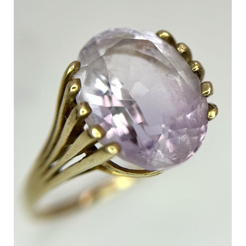 323 - A 9K GOLD STYLISH PALE AMETHYST RING   .   4.1gms   size R