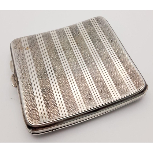 358 - A VERY SUAVE LOOKING SOLID SILVER CIGARETTE CASE MADE IN BIRMINGHAM 1930 .    115.4gms    8,5 x 9cms