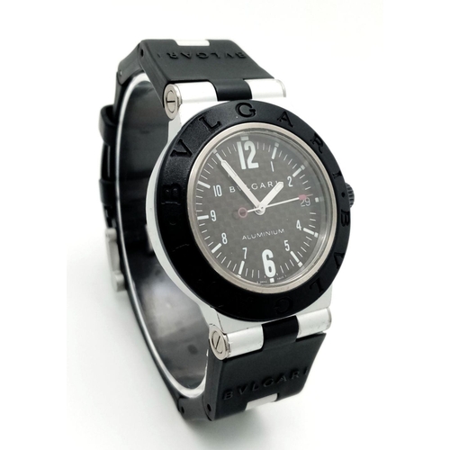 36 - A Bulgari Diagono Automatic Unisex Watch. Black rubber strap. Aluminium case - 38mm. Black dial with... 