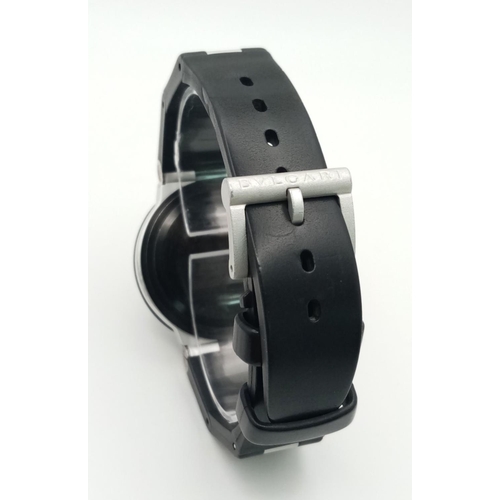 36 - A Bulgari Diagono Automatic Unisex Watch. Black rubber strap. Aluminium case - 38mm. Black dial with... 