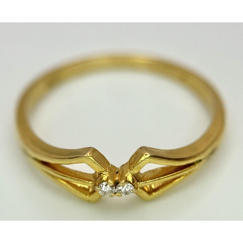 366 - A 18K (TESTED AS) YELLOW GOLD DIAMOND SET RING,  GEOMETRIC DESIGN WITH CENTRE DIAMONDS , 1.9G SIZE P... 