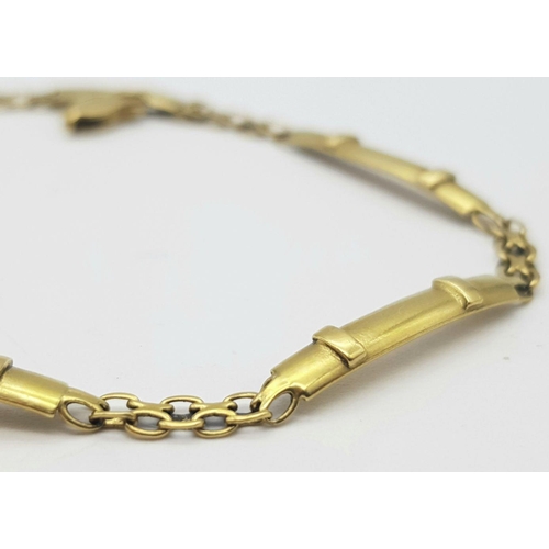 67 - A 18K (tested as) Yellow Gold Bar Bracelet, 5g total weight, 20cm length.

ref: 1557I