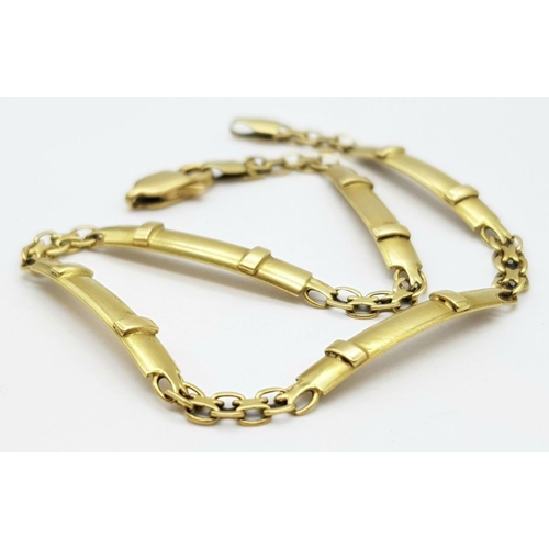 67 - A 18K (tested as) Yellow Gold Bar Bracelet, 5g total weight, 20cm length.

ref: 1557I