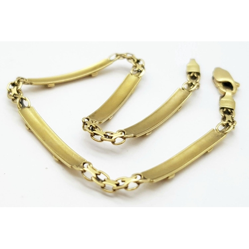 67 - A 18K (tested as) Yellow Gold Bar Bracelet, 5g total weight, 20cm length.

ref: 1557I