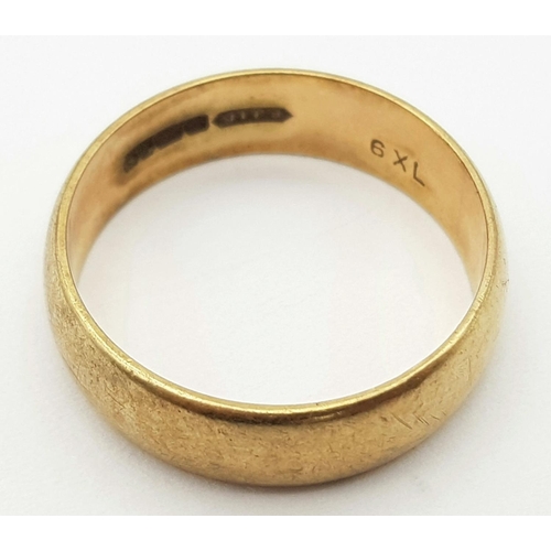 184 - A Vintage 9K Yellow Gold Band Ring. 6mm width. Size S. 4.6g.