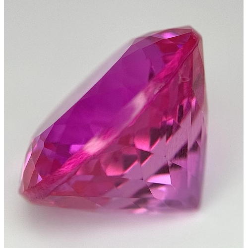 484 - A Bright Pink Round Cut 17ct Kunzite Gemstone. No eye- visible marks or inclusions. No certificate s... 