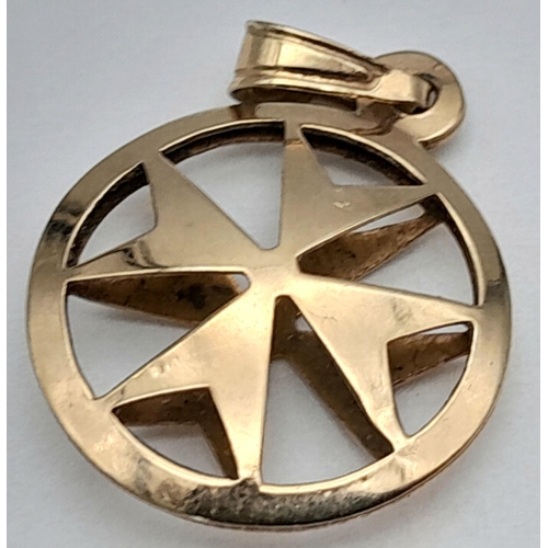 542 - A 9K Yellow Gold Maltese Cross Pendant. 2.5cm. 0.75g