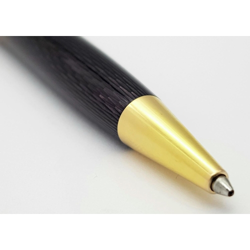 319 - A Montblanc Meisterstuck Ballpoint Pen. Very good condition, in working order. Black/violet lacquer ... 