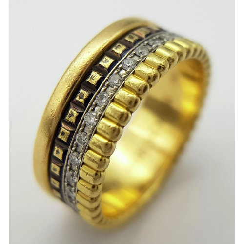 39 - A Boucheron Multicolour 18K Gold and Diamond Ring. 33 round cut diamonds - 0.25ctw approx. Makers ma... 
