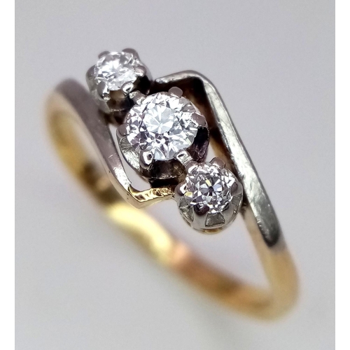 243 - 18K YELLOW GOLD VINTAGE OLD CUT DIAMOND 3 STONE RING 0.25CT 2.8G SIZE L

ref: SPAS 8033