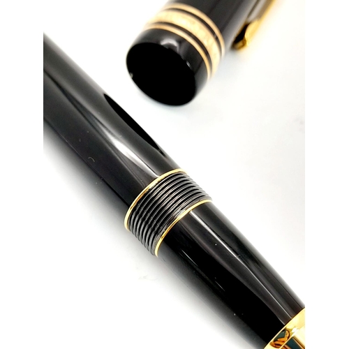 305 - A Classic Montblanc Ballpoint Pen. Black lacquer decoration. Comes with original case. 15cm. Ref: 01... 