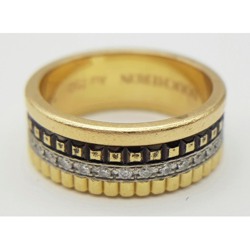39 - A Boucheron Multicolour 18K Gold and Diamond Ring. 33 round cut diamonds - 0.25ctw approx. Makers ma... 