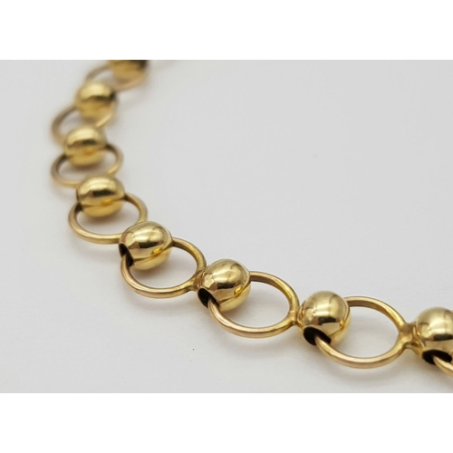 416 - 9k yellow gold fancy circle bracelet, 18.5cm, 3.9g

ref: 1580I-8