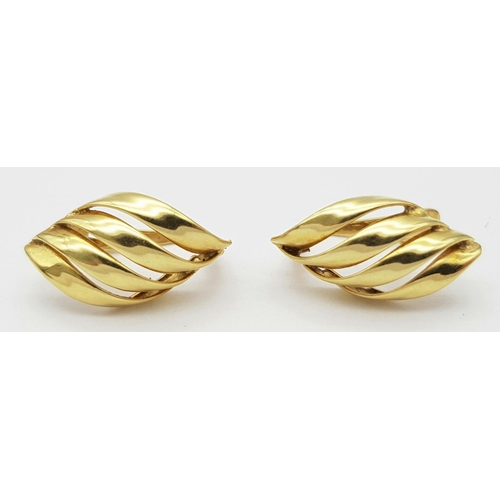 459 - 18K Yellow gold Earrings, 1.6g total weight

ref: 1565I