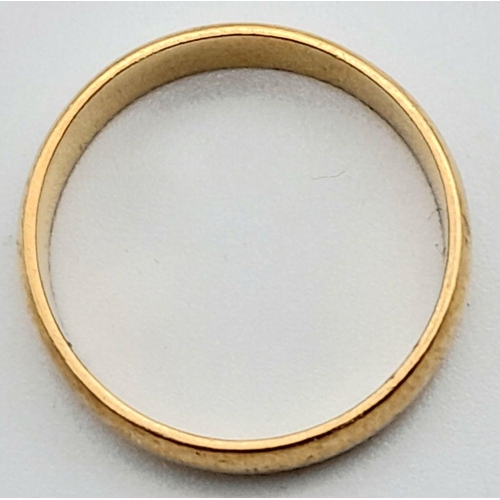 347 - 22K Yellow gold 5mm Wedding Band, 4.5g total weight, size L 1/2

Ref: 1572I