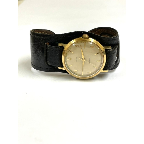 265 - A Vintage gents timex watch, in working order.