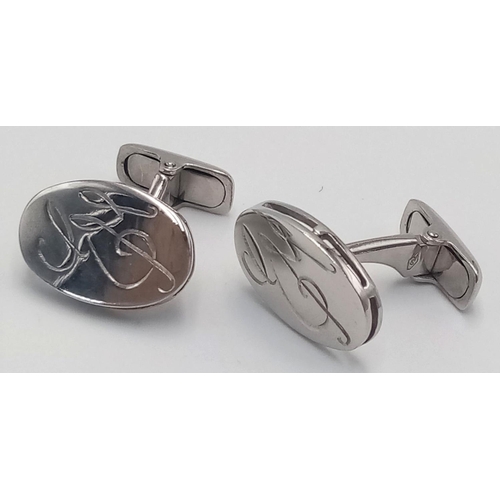 116 - A Pair of 18K White Gold Cufflinks. Oval design. 10.8g. Ref: 017916