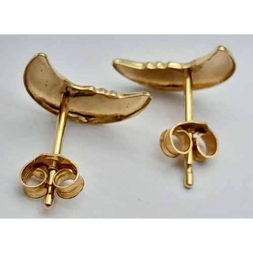 161 - Beautiful 18 carat GOLD, ‘Man in The Moon’ stud EARRINGS. Complete with 18 carat GOLD BACKS. 1.0 gra... 