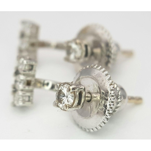 208 - 18K WHITE GOLD DIAMOND SET STUD EARRINGS 3.7G.

ref: BL3001