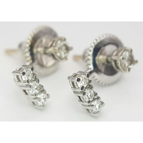 208 - 18K WHITE GOLD DIAMOND SET STUD EARRINGS 3.7G.

ref: BL3001