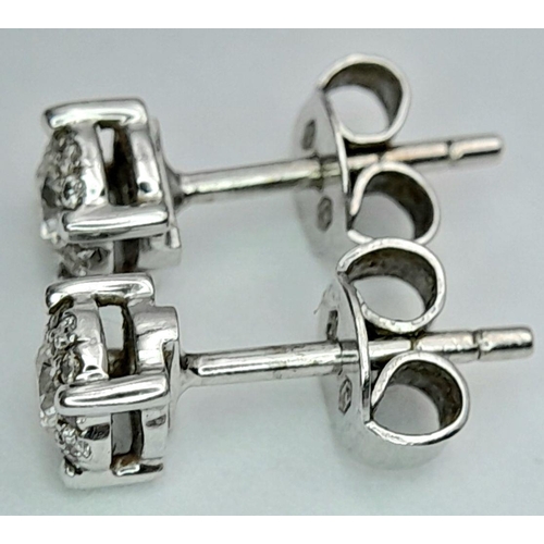 299 - 18K WHITE GOLD DIAMOND STUD EARRINGS 0.25CT 1.7G

ref: BL3002