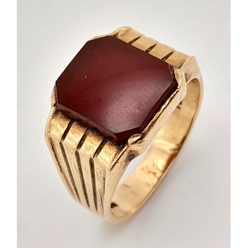42 - Gentleman’s vintage 9 CARAT GOLD and CARNELIAN SIGNET RING. Fully hallmarked .7.5 grams. Size W 1/2 ... 