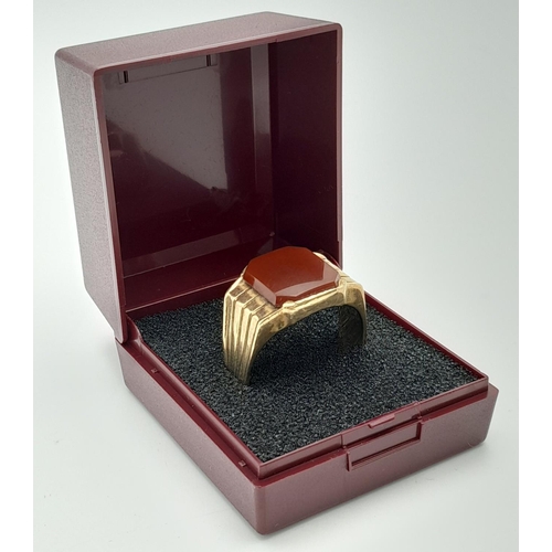 42 - Gentleman’s vintage 9 CARAT GOLD and CARNELIAN SIGNET RING. Fully hallmarked .7.5 grams. Size W 1/2 ... 