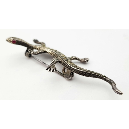 455 - Vintage SILVER SALAMANDER BROOCH set with RUBY Gemstone Eyes. 5.5 cm.