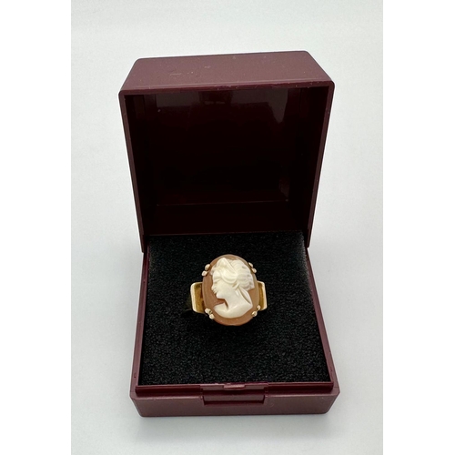49 - Vintage 9 CARAT GOLD CAMEO RING. Fully hallmarked. Nice condition CAMEO sitting on wide GOLD shoulde... 