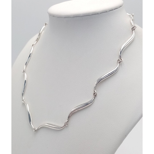 511 - Impressive contemporary Designer SILVER NECKLACE. Consisting 12 x serpentine Silver Links. Stunning ... 