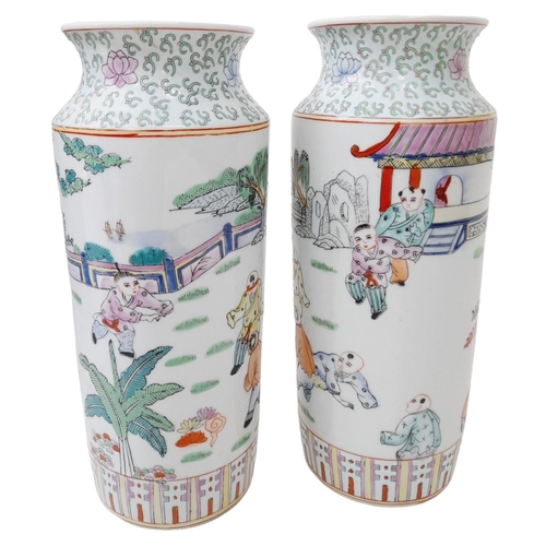 90 - A Wonderful Pair of Antique Chinese Early Republic (Circa 1920) Famille Verte Vases. Vibrant colours... 