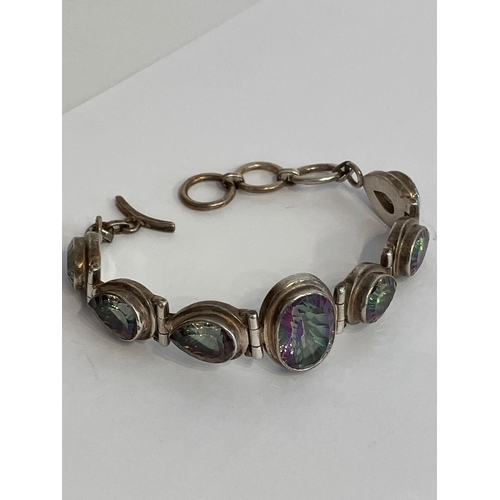 280 - Stunning vintage GREEN AMETHYST BRACELET. Having ‘Colour Catching’ Pear Cut AMETHYSTS  with a large ... 