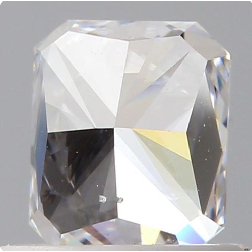 270 - 0.70ct Radiant cut DIAMOND stone, colour D. SI1, come with GIA certificate.
Measurement: 5.20 x 4.31... 