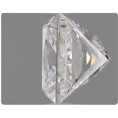 541 - A 0.90ct Princess cut DIAMOND stone, colour D, VS2 clarity, come with GIA certificate.
Measurement: ... 