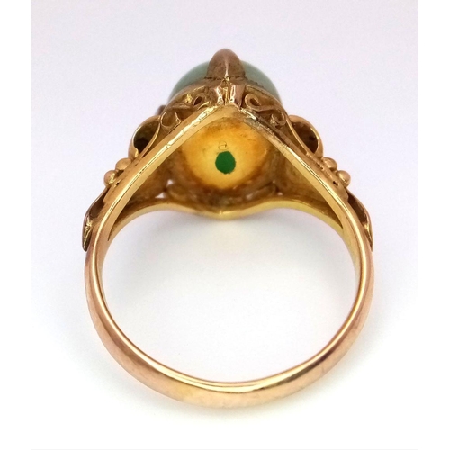 200 - A 9K YELLOW GOLD JADE SET RING - 4.1G. SIZE L. REF: CHIN4002