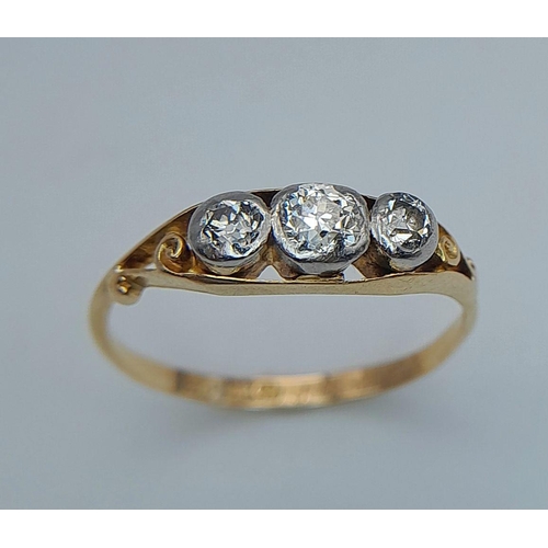 327 - AN 18K YELLOW GOLD ANTIQUE OLD CUT DIAMOND 3 STONE RING - 0.30CTW. 1.9G. SIZE K. REF: SC4077