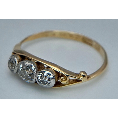 327 - AN 18K YELLOW GOLD ANTIQUE OLD CUT DIAMOND 3 STONE RING - 0.30CTW. 1.9G. SIZE K. REF: SC4077