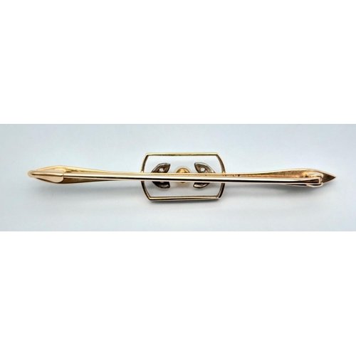 348 - A 15K YELLOW GOLD VINTAGE DIAMOND & PEARL BAR BROOCH - 3.9G. 5CM. REF: BLUND4003