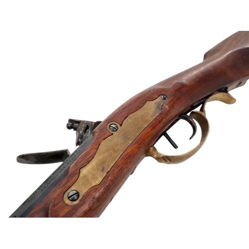 414 - An Italian Pedersoli Muzzle Loading Black Powder Shotgun. 
Calibre -.45. 136cm total length. Comes w... 